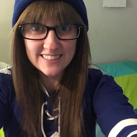 Meet your Posher, Sarah - Picture 2 of 3